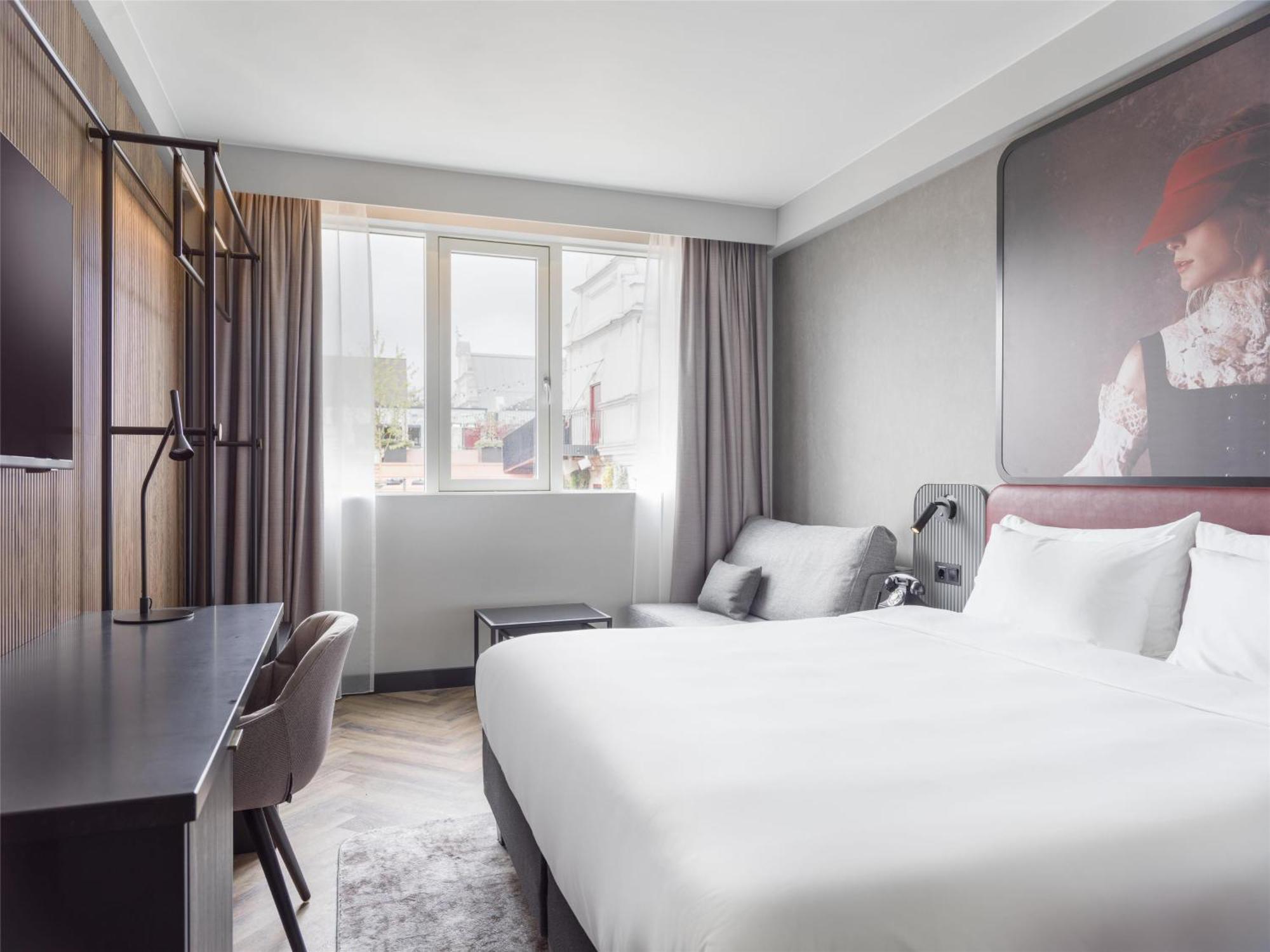 Hotell Radisson Red Centre 4*