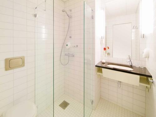 Radisson Red Centre Hotel 4*